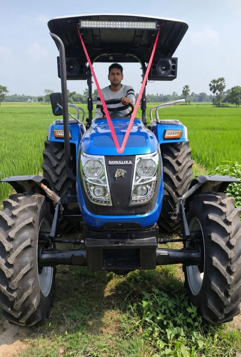 आधुनिक कृषि यंत्रों से बदली खेती की तस्वीर, आसपास के किसान भी हो रहे लाभान्वित, विपिन तिवारी बने किसानों के…