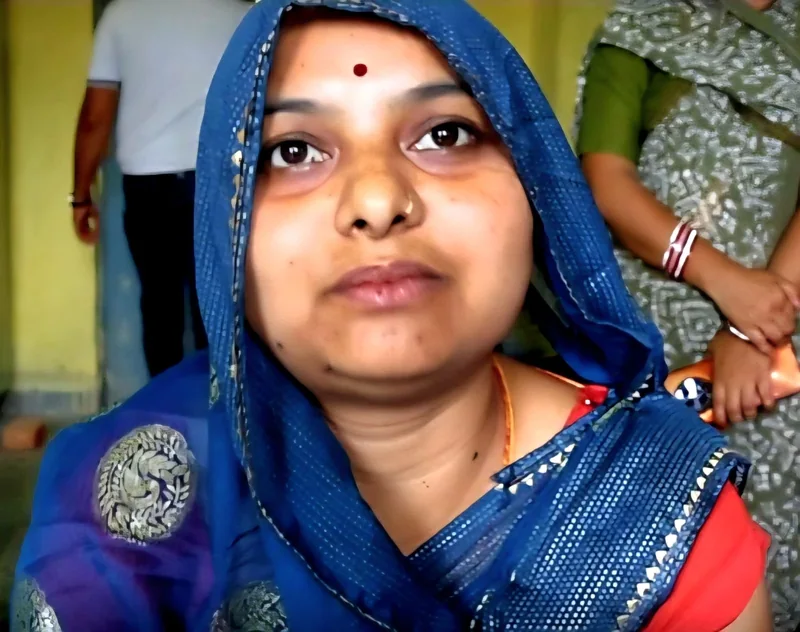 (सेवा-संकल्प अभियान - सेवा की कहानी) स्व-सहायता समूह से जुड़कर खुशबू ने बदली अपनी राह, अब राशन दुकान का भी कर…