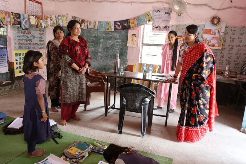 मुख्यमंत्री जनविश्वास अभियान के तहत कलेक्टर श्रीमती सिंह ने ग्राम लिंगा का किया निरीक्षण