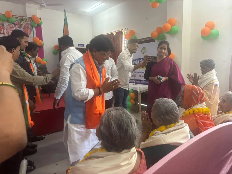 सेवा मेरा योगदान अभियान के तहत वृद्धाश्रमों में सेवा, सम्मान एवं स्वास्थ्य परीक्षण कार्यक्रम आयोजित